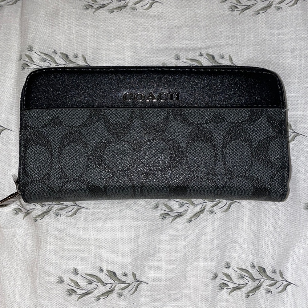 Coach inspired wallet new without tags